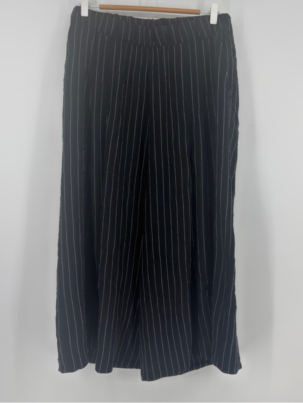 Alembika Culotte Wide Leg Pants Black Pinstripe Elastic Waist Size 3 (Large)